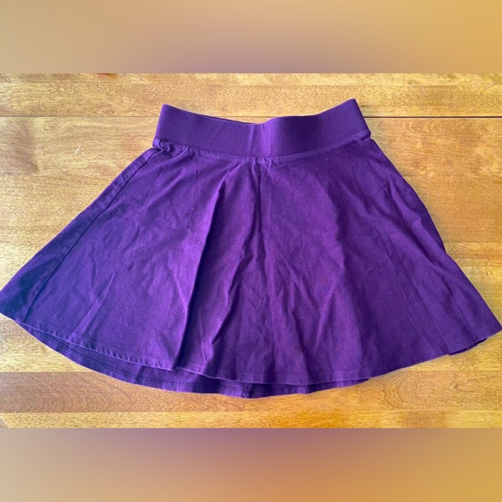 Burgundy short skater skirt